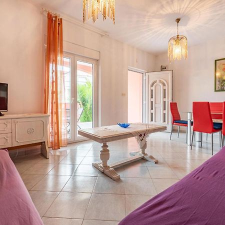 Cozy Apartment In Vir With Kitchen Экстерьер фото